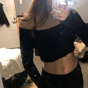 Cropped black ribbed longsleeve